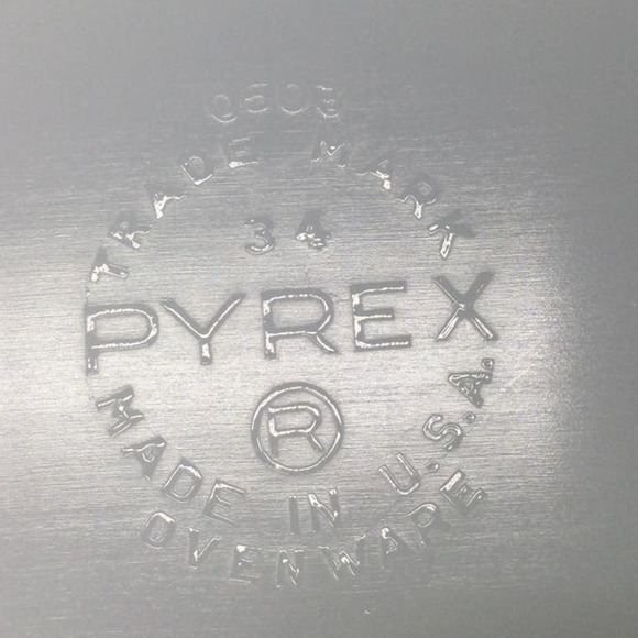 Vintage Pyrex 0503 Primary Yellow 1 1/2 Quart Dish no lid - Picture 5 of 8